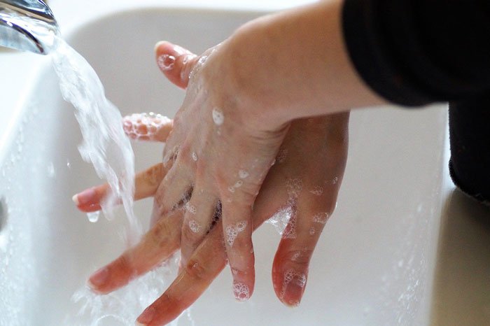 Be sure to wash your hands before eating.