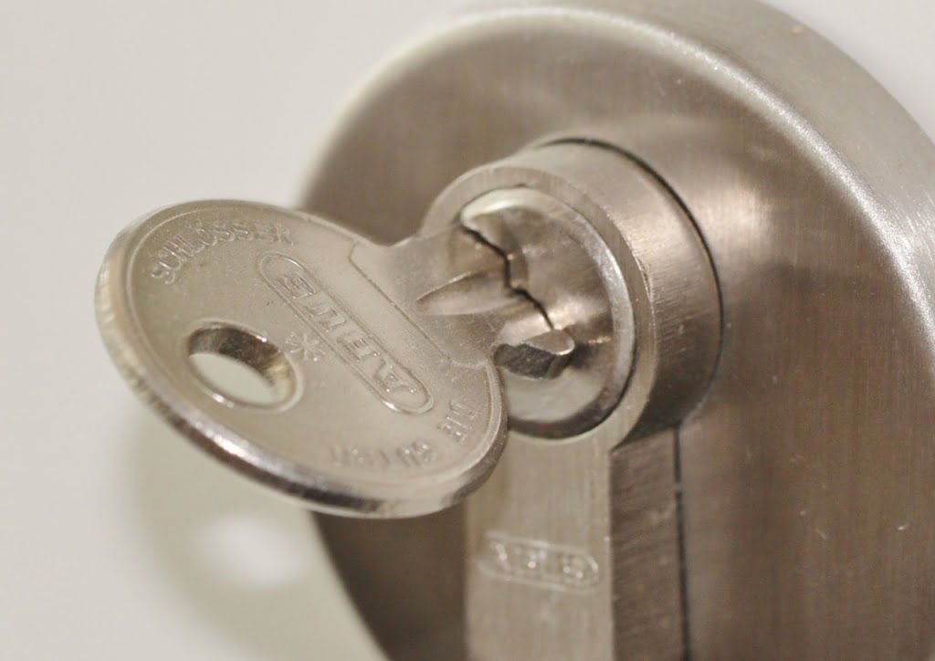 How Much for a Locksmith to Open House Door